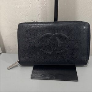 CHANEL Black Leather Zip Wallet